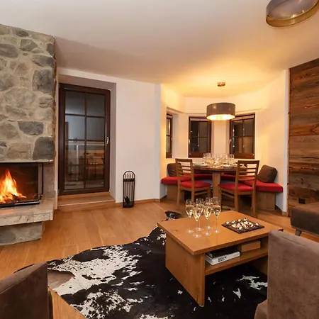 Comfortable And Modern House With View In *